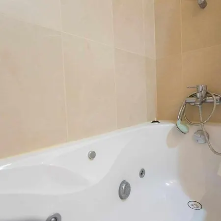 Dolce - Center & Shopping Center